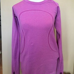 Lululemon running top